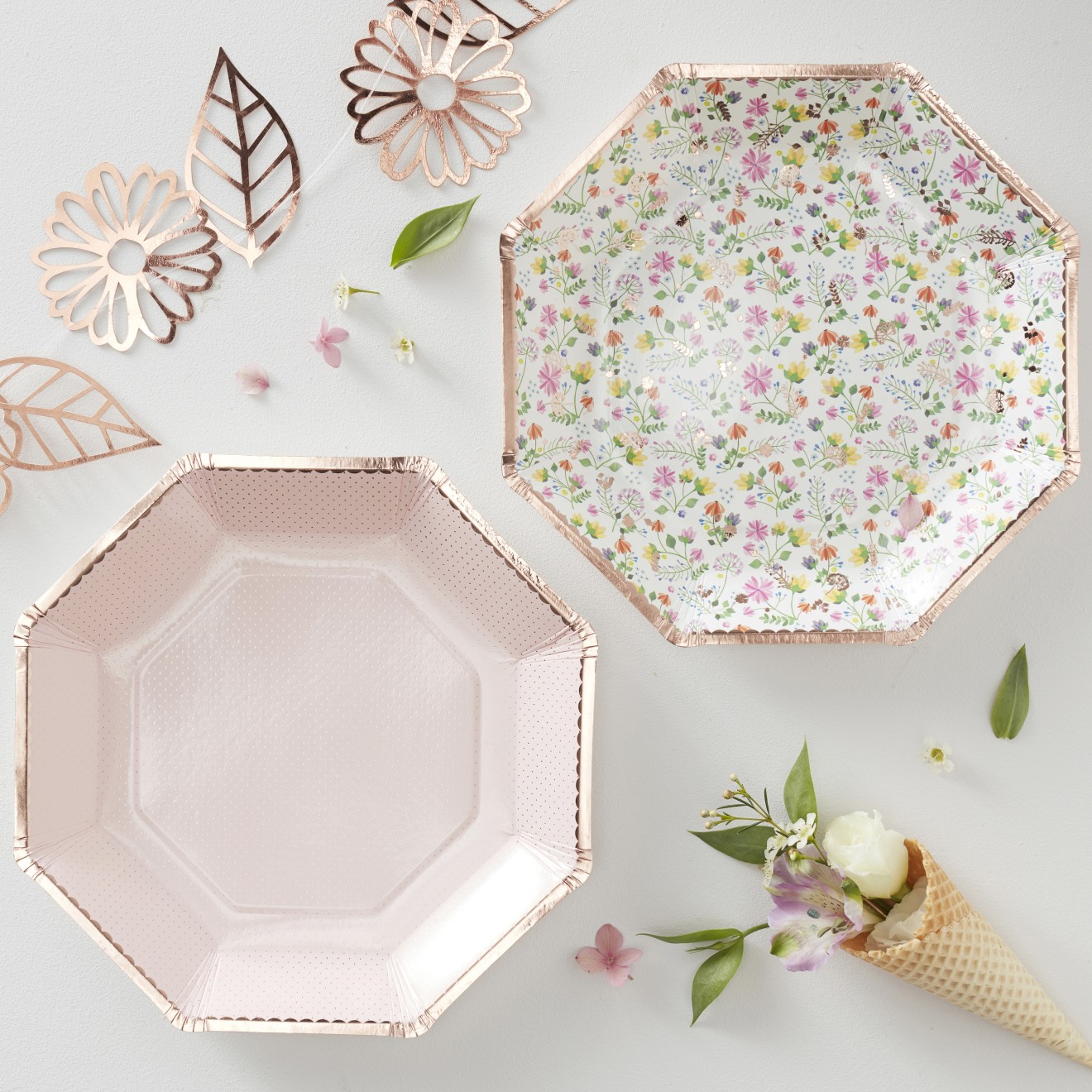 8 Paper Plates - Floral